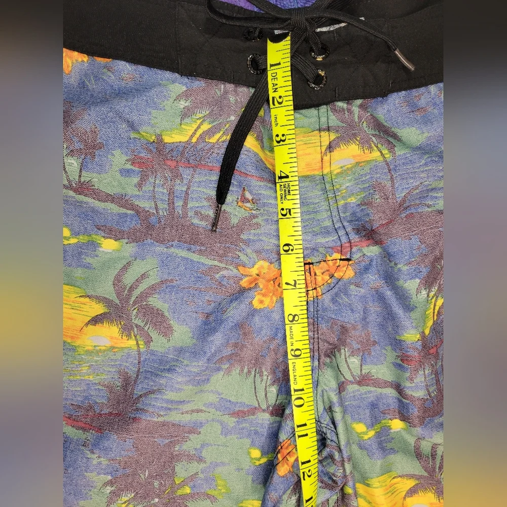 Ezekiel Men's Tropical Print Board Shorts/Swim Trunks (Unlined) Size 33